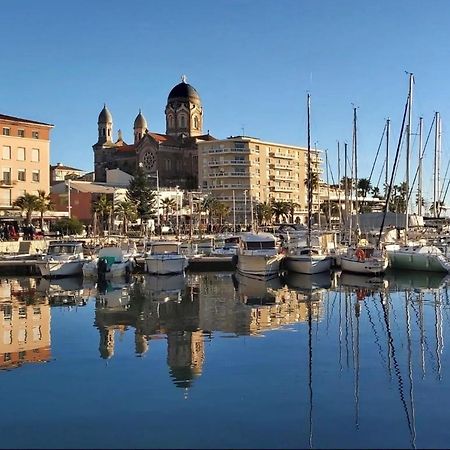 Studio 2 Neuf A 100M Des Plages Et De La Gare Saint-Raphaël Buitenkant foto