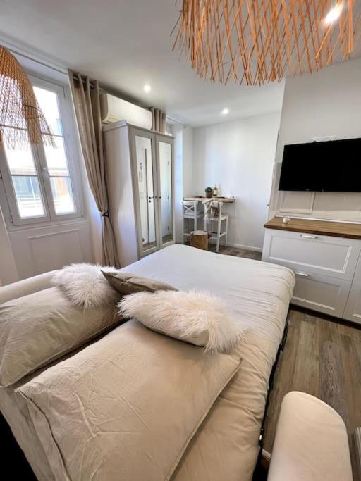 Studio 2 Neuf A 100M Des Plages Et De La Gare Saint-Raphaël Buitenkant foto