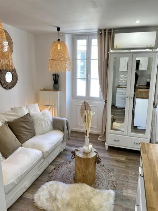 Studio 2 Neuf A 100M Des Plages Et De La Gare Saint-Raphaël Buitenkant foto